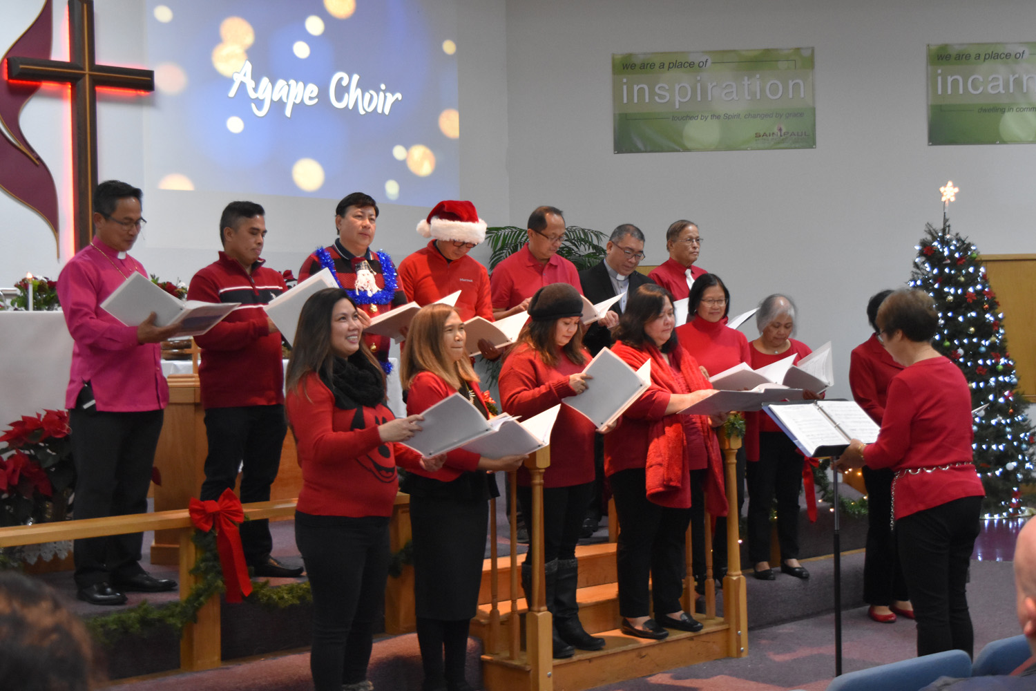 St. Paul Methodist Church choir at the Christman eve service.
